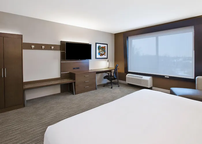 Holiday Inn Express & Suites Okemos - University Area By Ihg