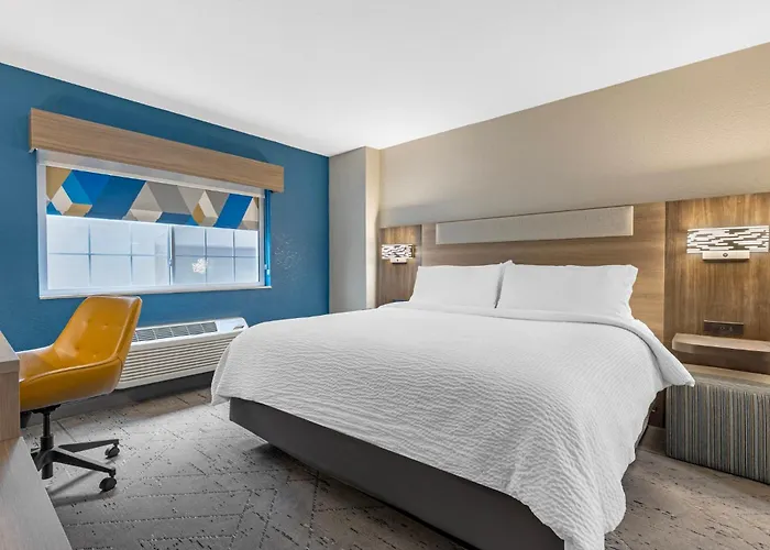 Holiday Inn Express Hotel & Suites Charlotte By Ihg